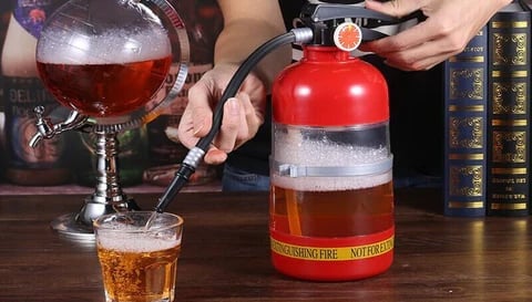 🧯 Feuerlöscher-Bierspender 2L ✨ Einzigartiges Design, Lebensmittelechtes Acryl, Handdruck-System, Ideal für Party & Bar 🧯 Feuerlöscher-Bierspender 2L ✨ Einzigartiges Design, Lebensmittelechtes Acryl, Handdruck-System, Ideal für Party & Bar