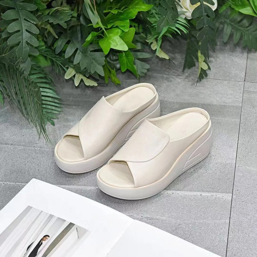 ✨ | 50% Rabatt💎Erhöhung 5,5 CM Schrägabsatz Sandalen🌸Modernes, avantgardistisches Design, das sich dem Fuß perfekt anpasst – kühl und bequem🌊