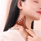 🔥 Kaufe 2, erhalte 3 gratis! 🔥💆‍♀️ Massagekamm mit sechs Zinken für die Meridiane | Löst sanft Verspannungen, beruhigt die Sinne & fördert gesundes Haarwachstum🧘✨