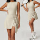 📢📢 50 % RABATT!! 🎾✨ Ärmelloser Sport-Overall mit Bindegürtel – figurformend, atmungsaktiv, bequem und betont Ihre Kurven perfekt 💃