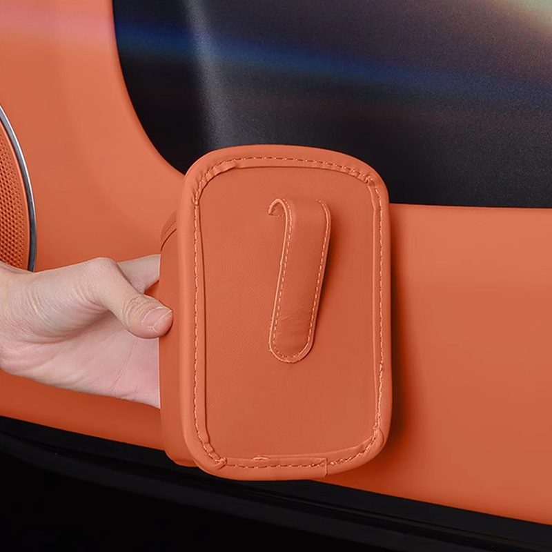 🚗🧺 Getränkehalter aus Leder für die Autotür – Große Öffnung für Getränke und Handy. Sicherer Clip-Befestigungsmechanismus. Robustes und stylisches PU-Leder. 🛡️✨