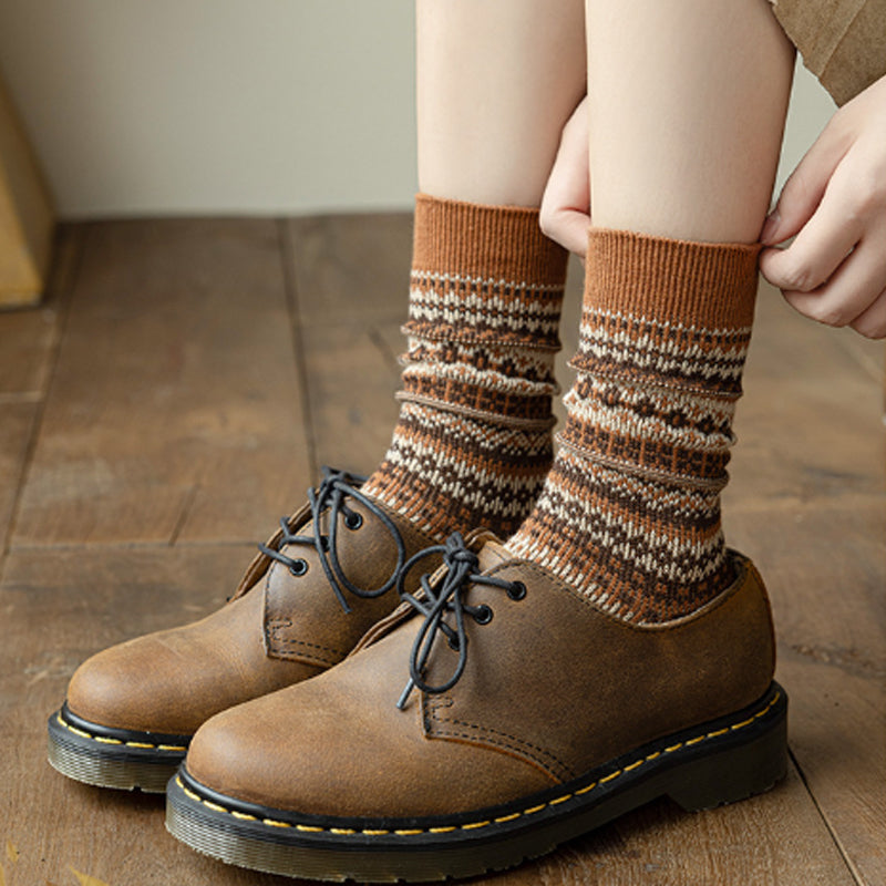 Socken im Retro-Ethno-Stil