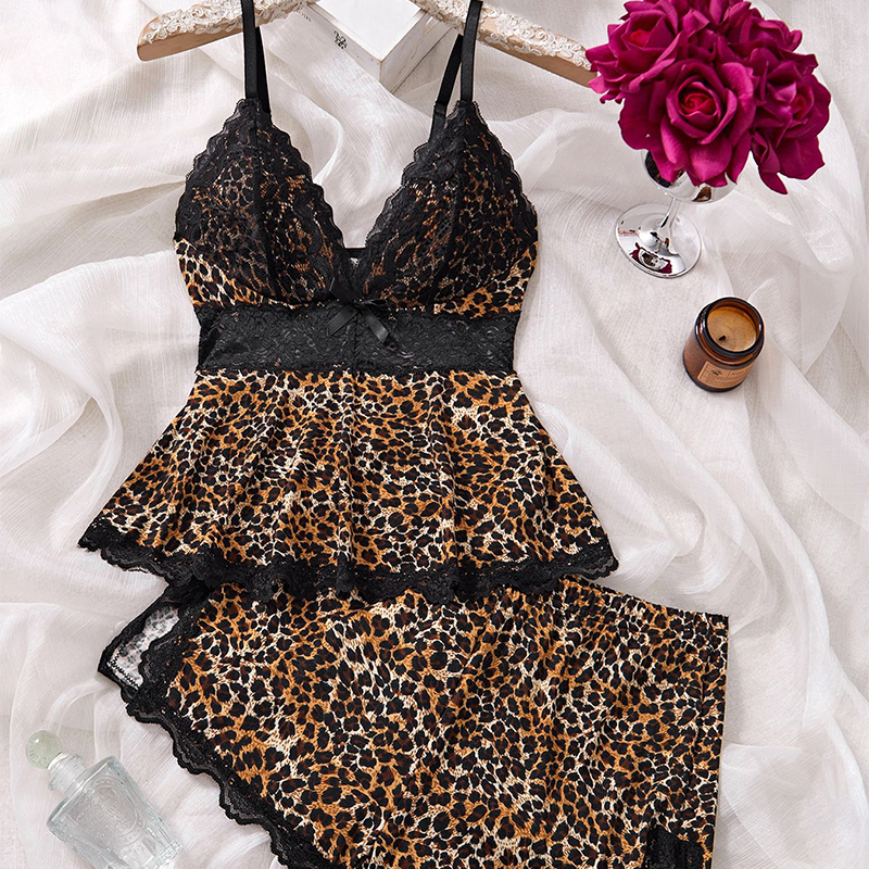 ⏳ NUR BEGRENZT: 50% RABATT!+Portofrei ab 2 Stück!! 🚀💖Nachtwäsche-Set aus Camisole und Shorts mit V-Ausschnitt und Spitzenbesatz✨Sanft und sexy – auch zu Hause sollst du stilvoll glänzen!