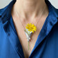 🎁 1+1 GRATIS!! 💐 Halskette mit Blumenstrauß – Einzigartig und persönlich🌸
