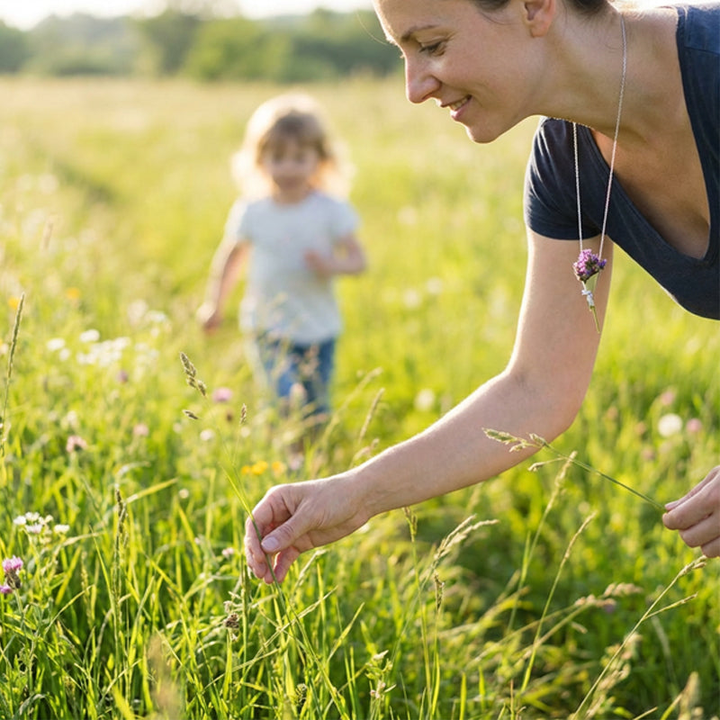 🎁 1+1 GRATIS!! 💐 Halskette mit Blumenstrauß – Einzigartig und persönlich🌸