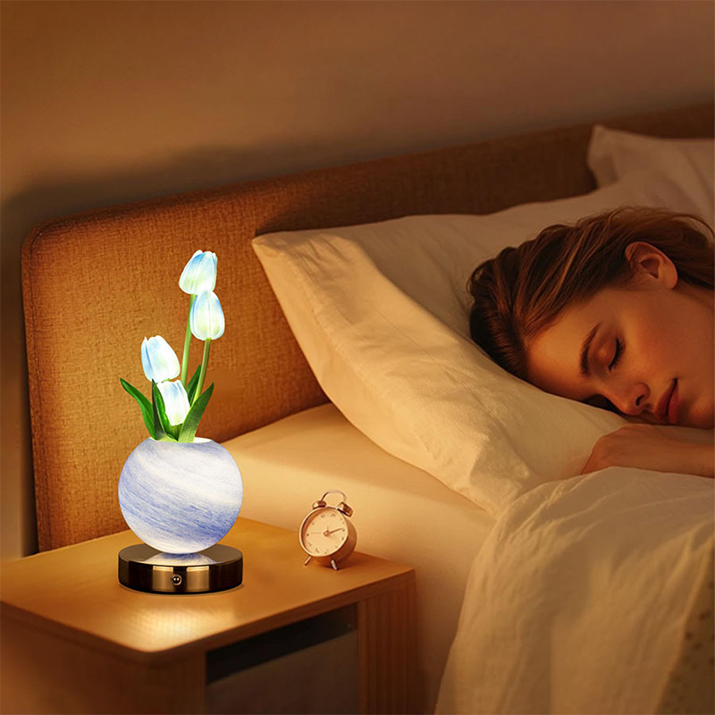 🌷 Elegante Tulpenstrauß-Lampe – Romantisches Nachtlicht für eine warme Wohnatmosphäre