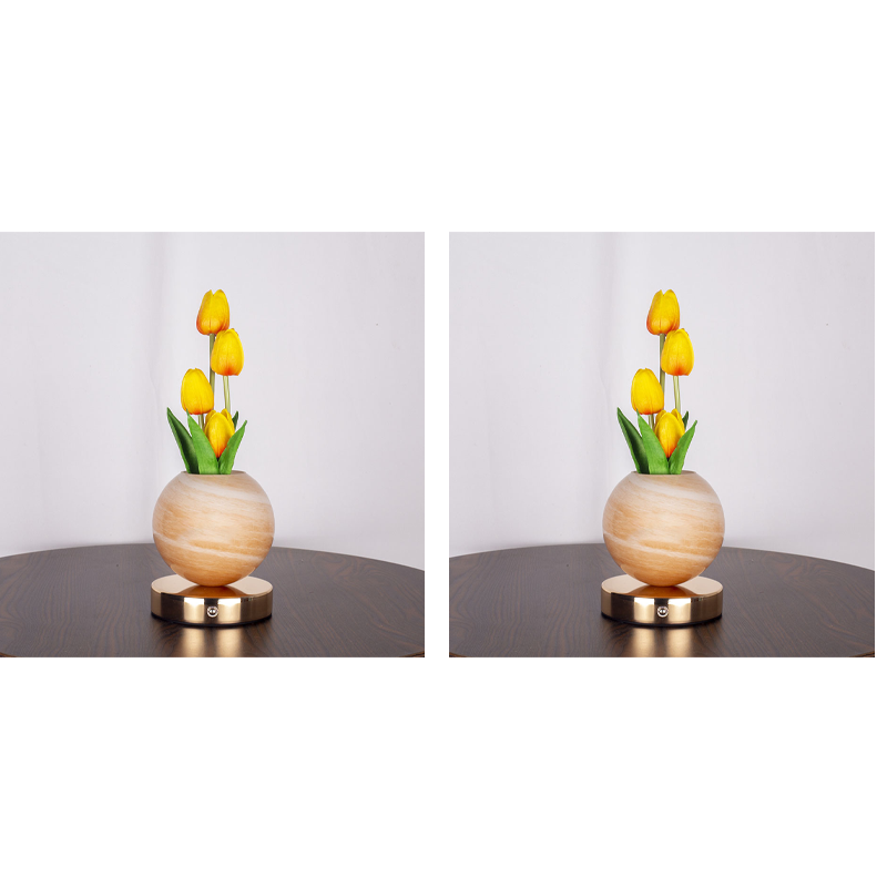 🌷 Elegante Tulpenstrauß-Lampe – Romantisches Nachtlicht für eine warme Wohnatmosphäre