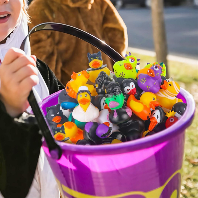🎃 Halloween-Enten-Badespielzeug – 12er-Pack gruselige Quietscheentchen für Kinder, lustiges Badespielzeug zum Süßes-oder-Saures-Spielen, als Mitgebsel und Deko 🦇🧡