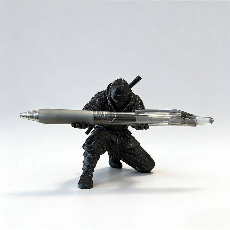 🗡️ Kreativer Stiftehalter in Form eines Ninja-Kriegers, 3D-gedruckt